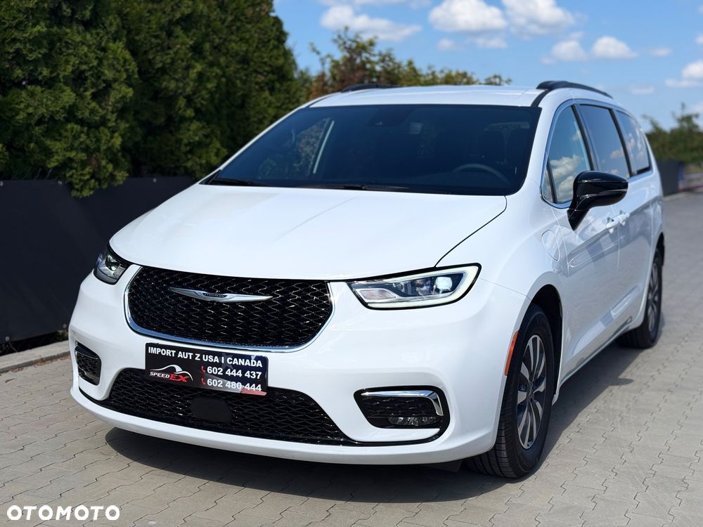 Chrysler Pacifica - 2