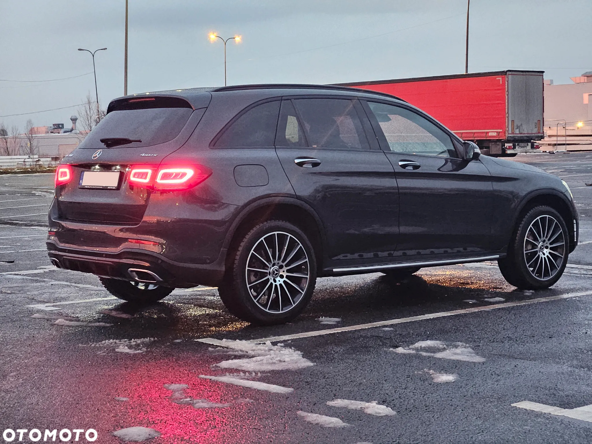 Mercedes-Benz GLC 300 4Matic 9G-TRONIC AMG Line - 3