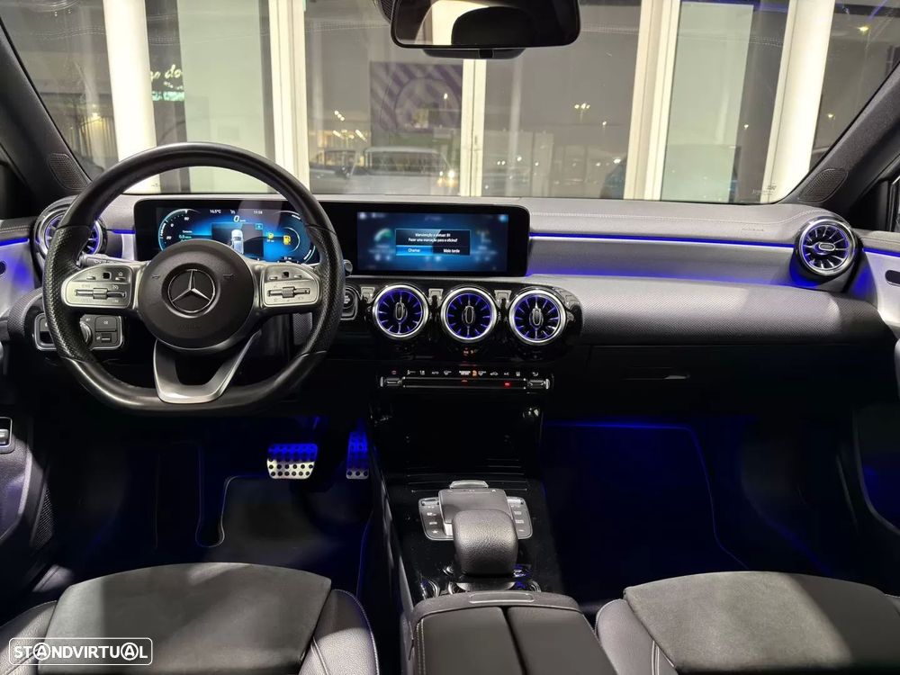 Mercedes-Benz A 250 e AMG Line - 11