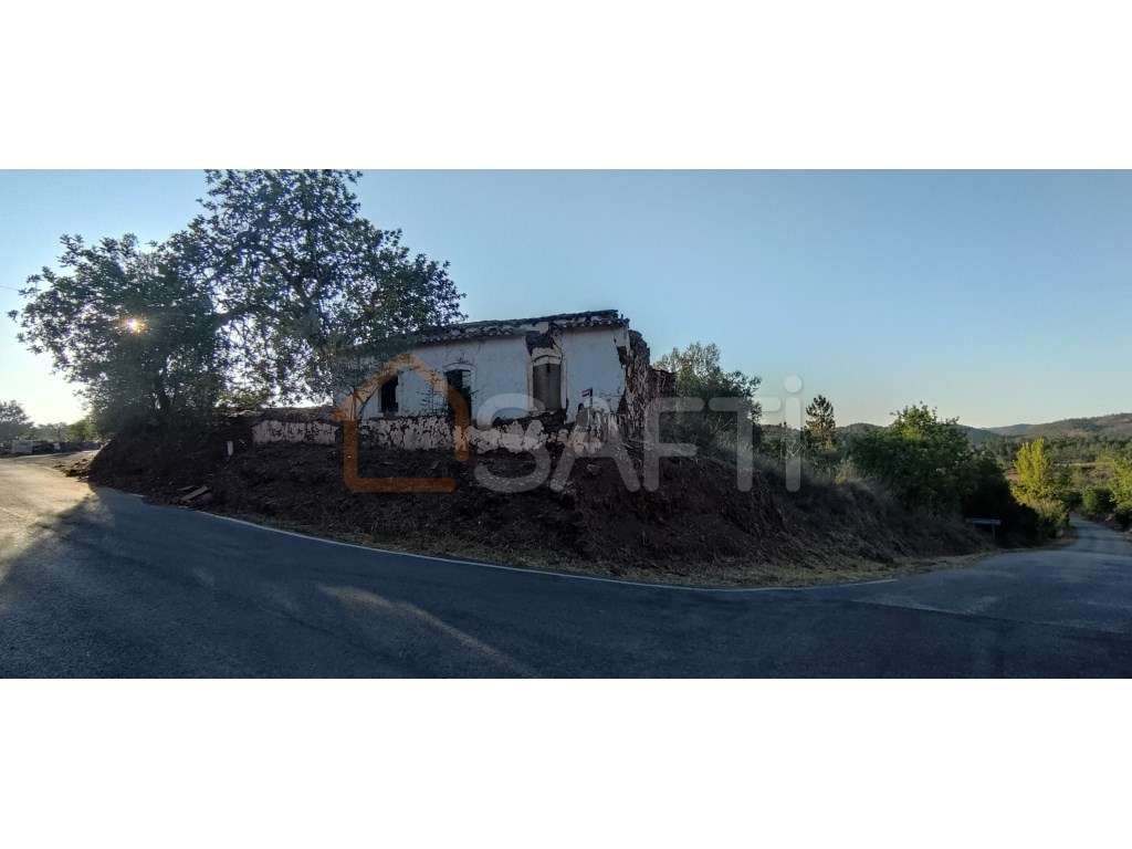 2 Lotes urbanos com ruínas - Grande imagem: 2/9