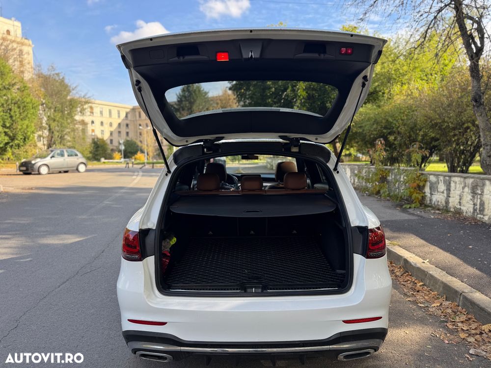 Mercedes-Benz GLC 300 4Matic 9G-TRONIC AMG Line - 21