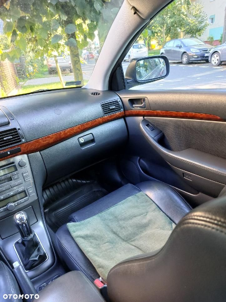 Toyota Avensis 2.0 D-4D Sol Plus - 12