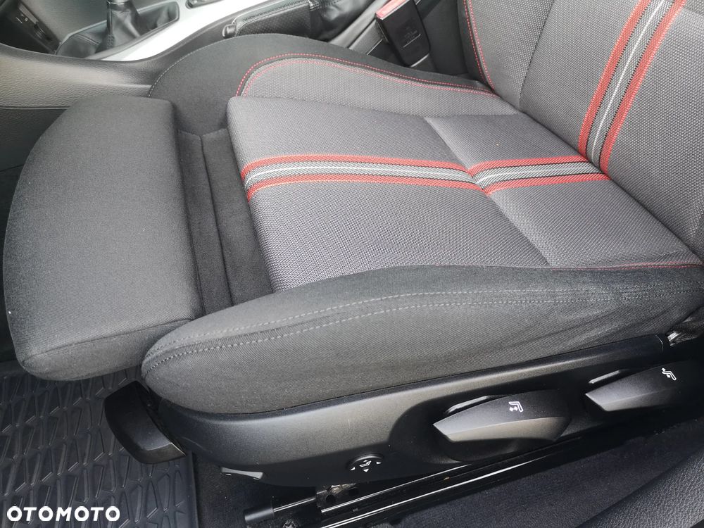 BMW X1 xDrive20i Sport Line - 29