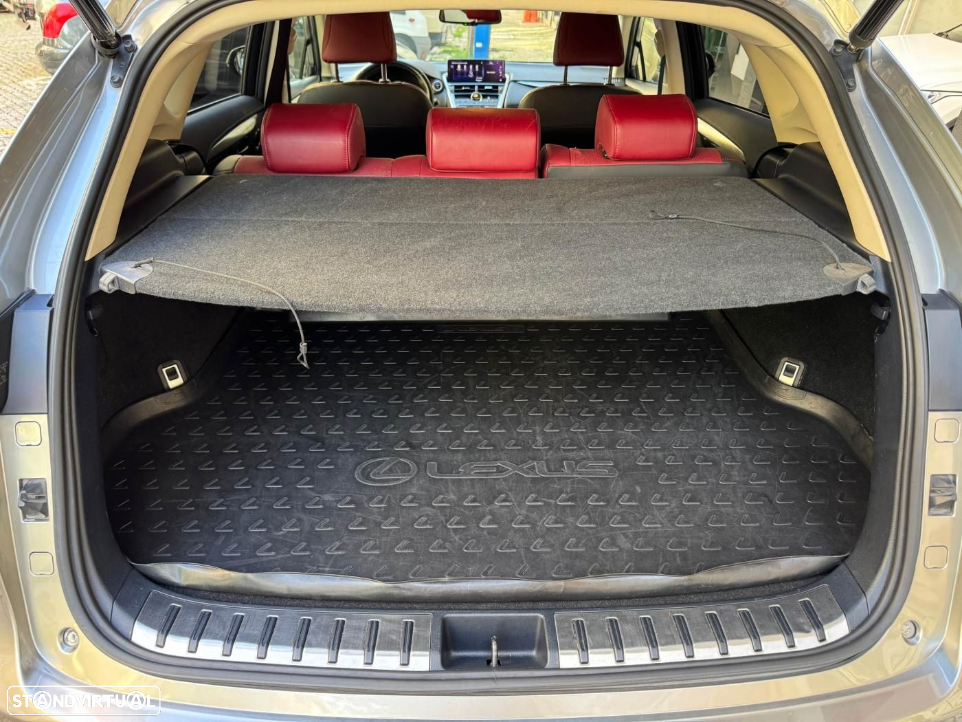 Lexus NX 300h Executive+ - 34