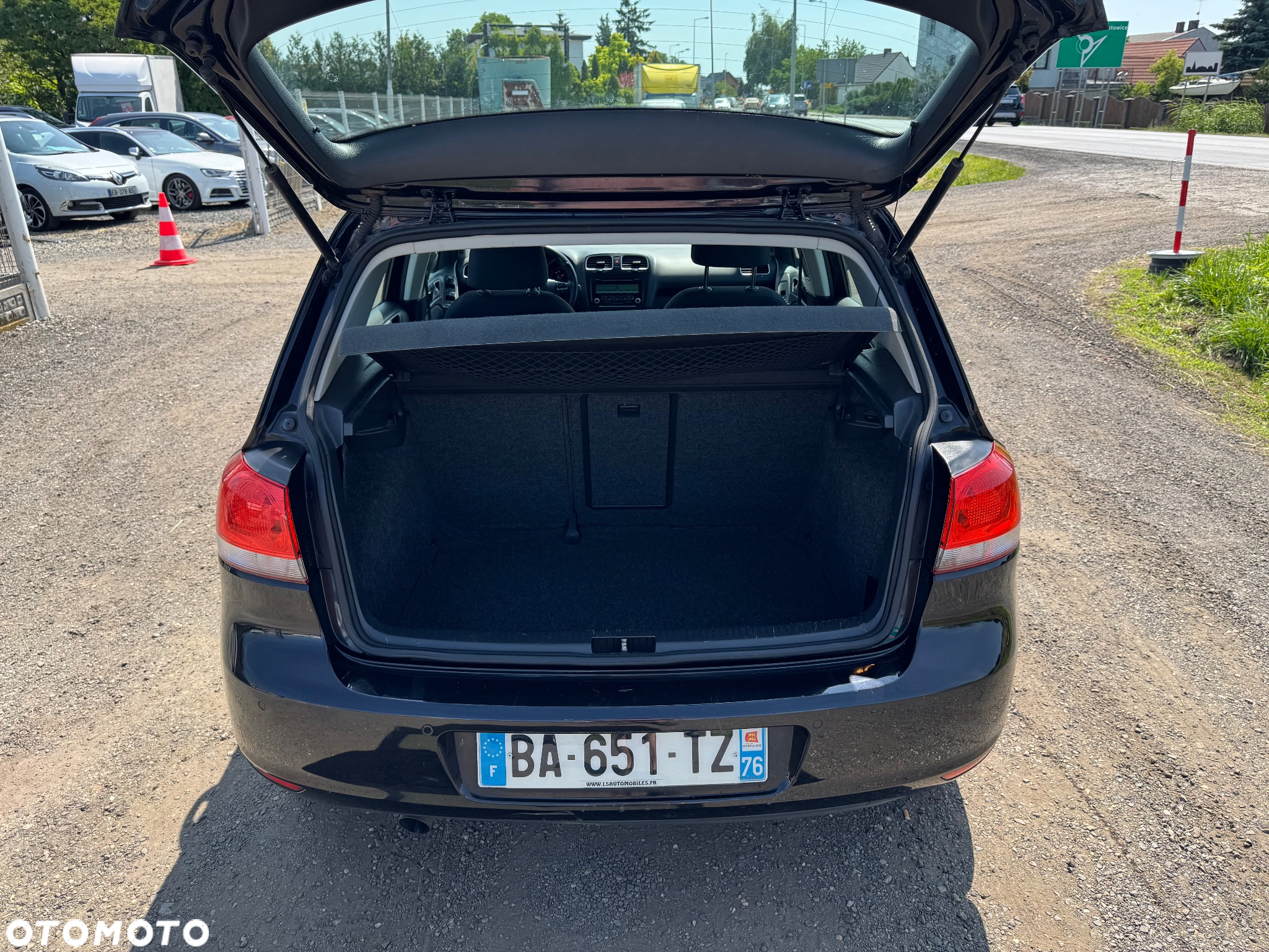 Volkswagen Golf 1.6 TDI DPF BlueMotion Technology Comfortline - 16