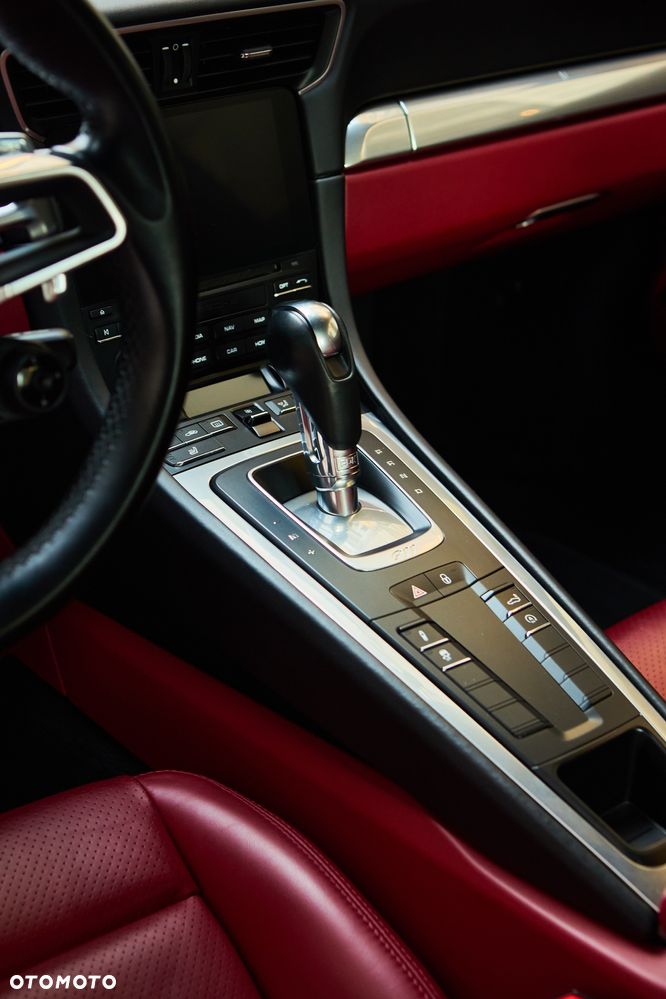 Porsche 911 Carrera S PDK - 17
