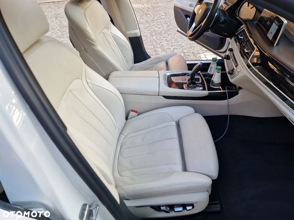 BMW Seria 7 740Li - 10