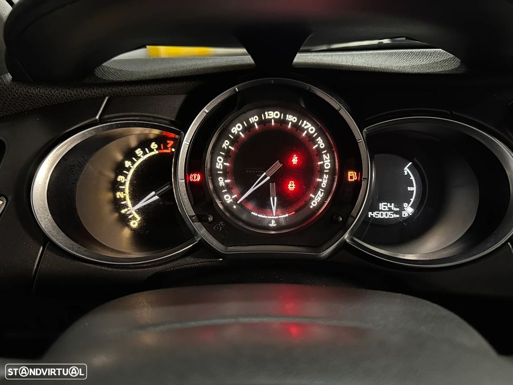 Citroën DS3 1.6 THP Racing - 12
