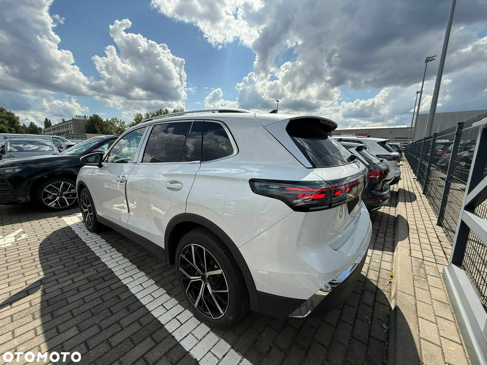 Volkswagen Tiguan 2.0 TDI Elegance DSG - 8