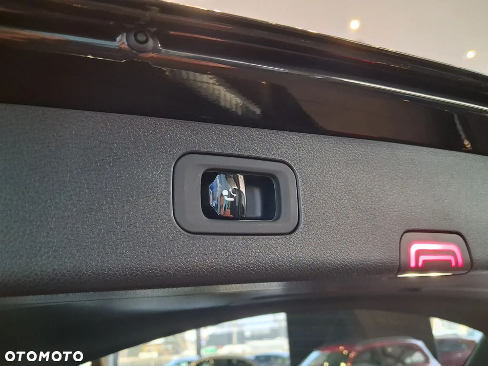 Mercedes-Benz Klasa E 220 d 4-Matic - 24