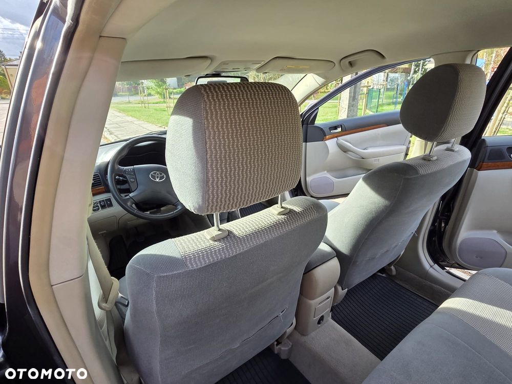Toyota Avensis - 9
