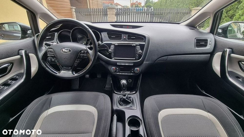 Kia Ceed - 14