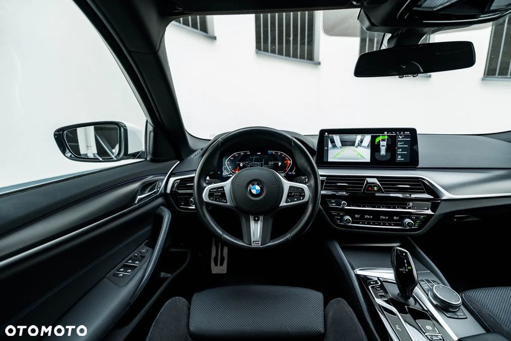 BMW Seria 5 520d xDrive mHEV M Sport sport - 10