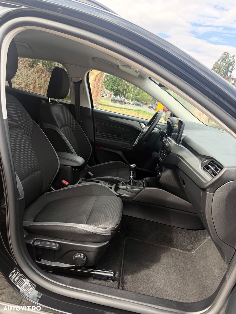 Ford Focus - 10