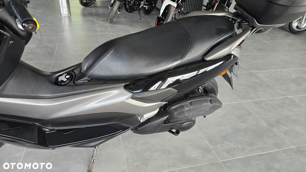 Yamaha NMAX - 8