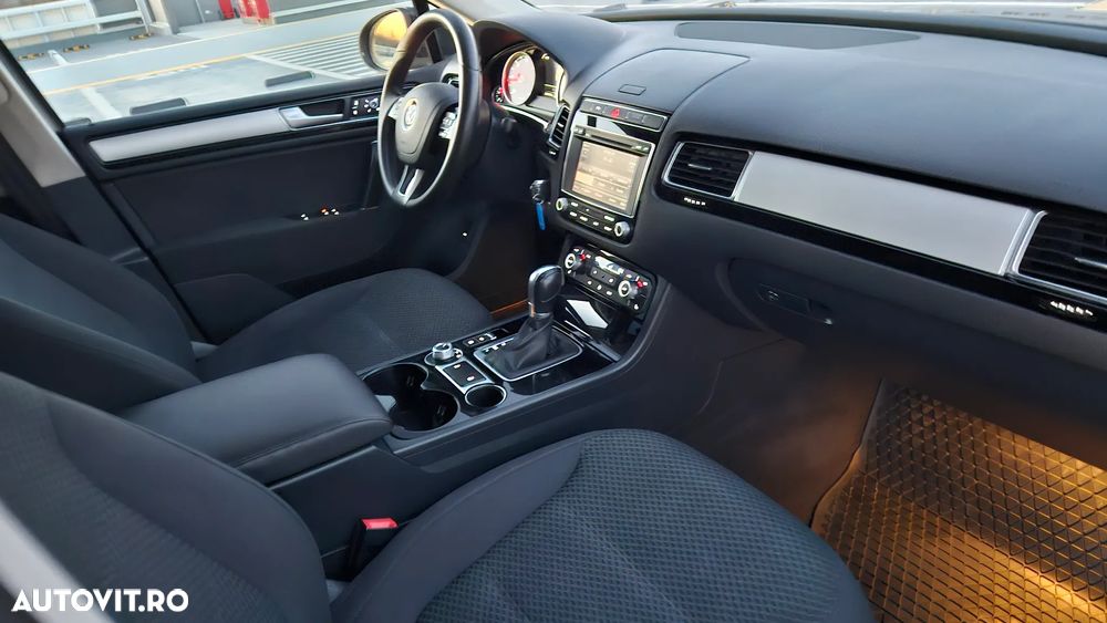 Volkswagen Touareg 3.0 V6 TDI 4Motion DPF Automatik - 6