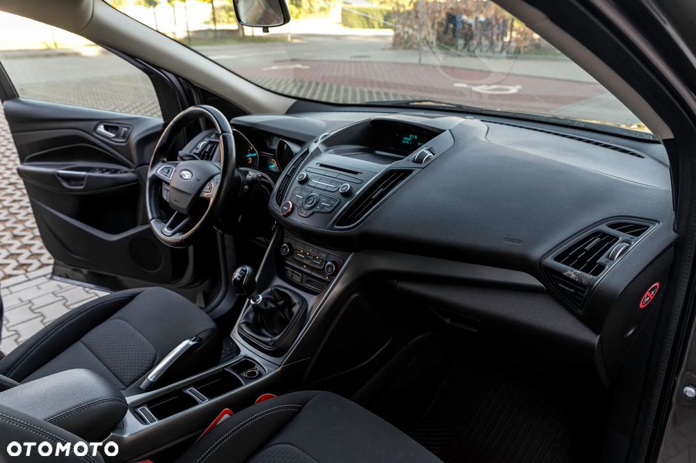Ford Kuga - 24