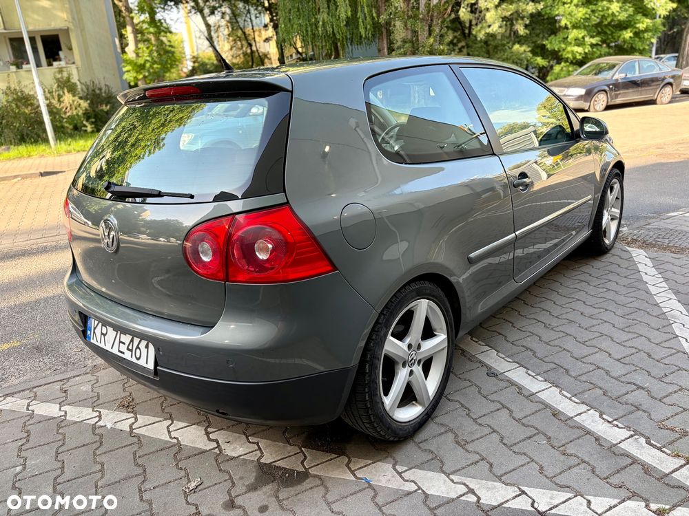 Volkswagen Golf 1.6 FSI Comfortline - 4
