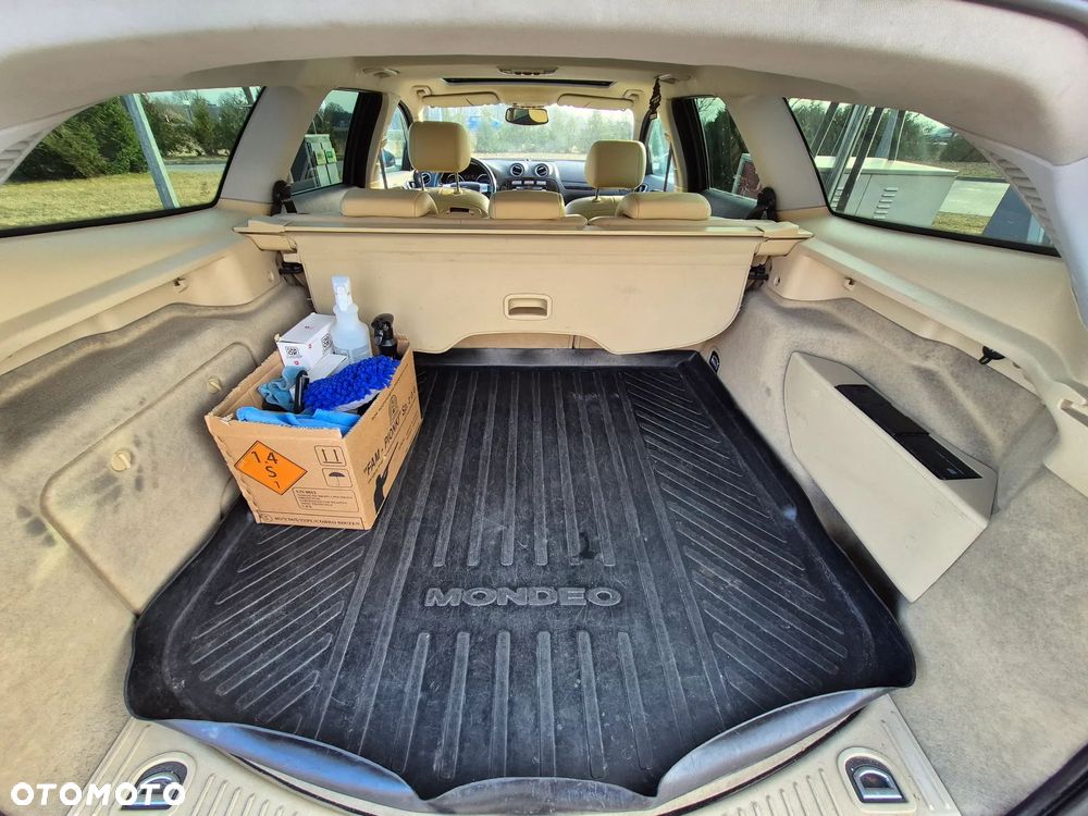 Ford Mondeo 2.0 TDCi Ghia - 10