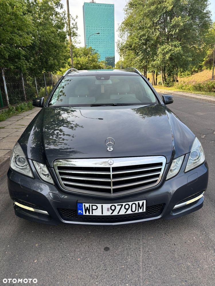 Mercedes-Benz Klasa E 220 CDI DPF BlueEFFICIENCY Automatik Avantgarde - 15