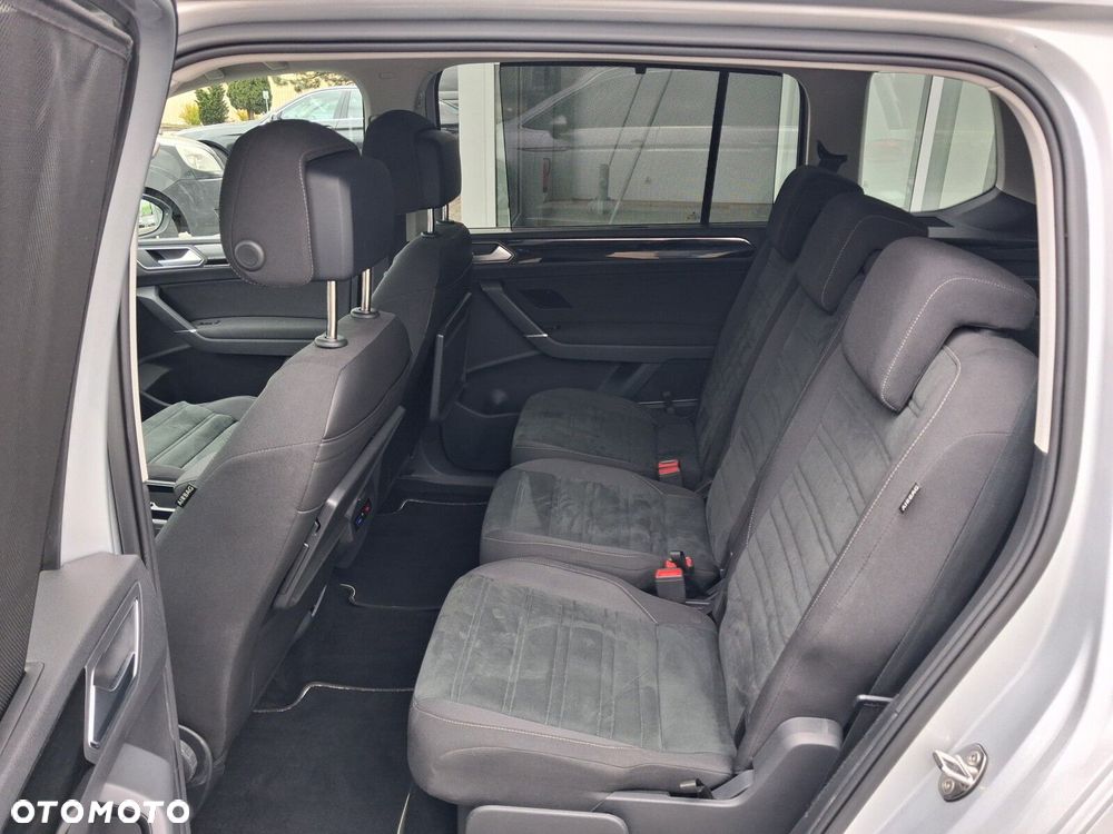 Volkswagen Touran - 29