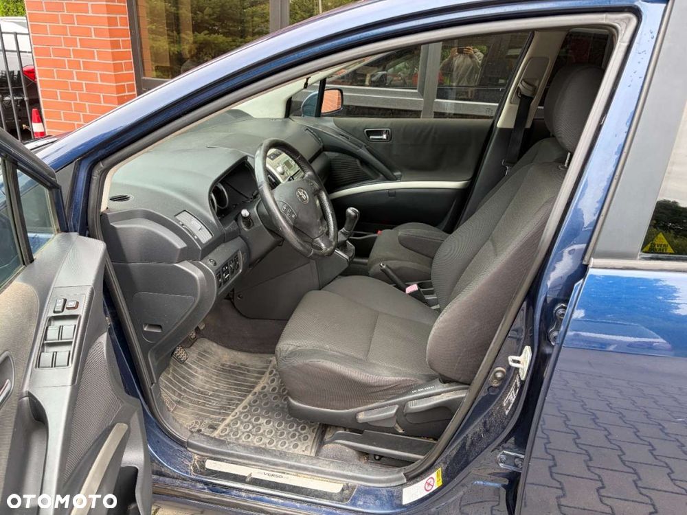 Toyota Corolla Verso 2.2 D-4D Executive - 10