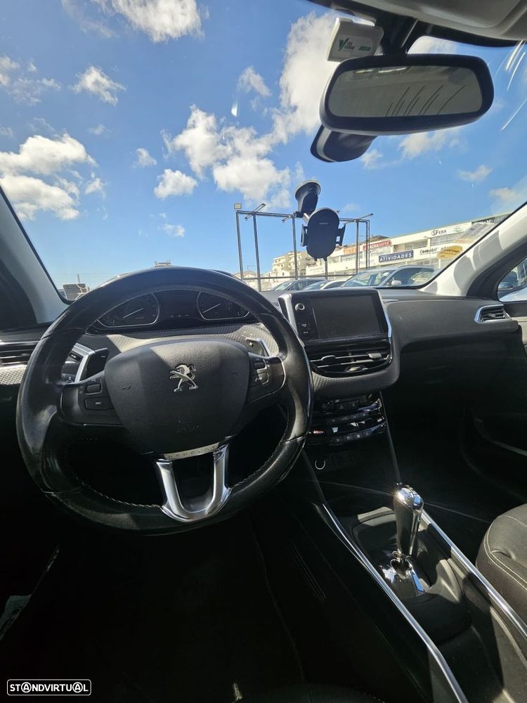 Peugeot 2008 - 10