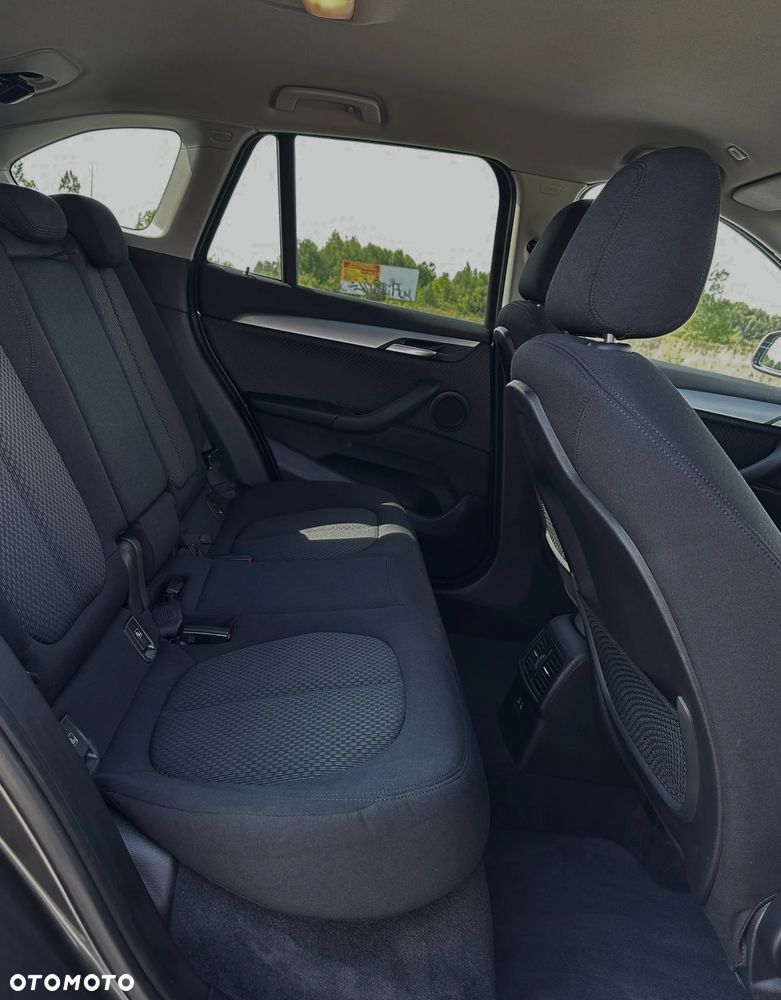 BMW X1 xDrive25e Sport Line - 36