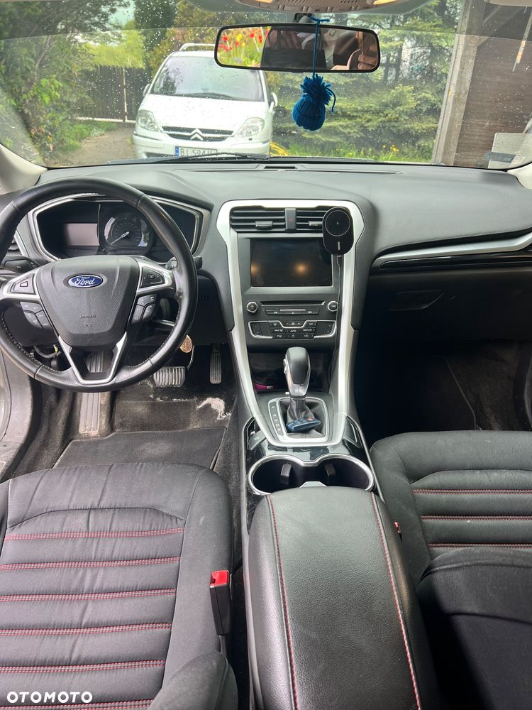 Ford Fusion - 8