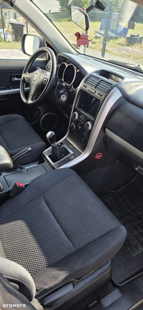 Suzuki Grand Vitara 2.0 - 6