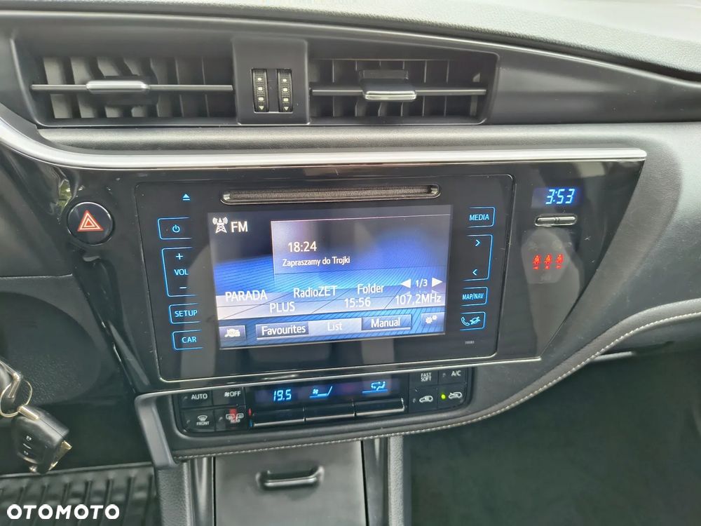 Toyota Auris 1.6 D-4D Dynamic - 22