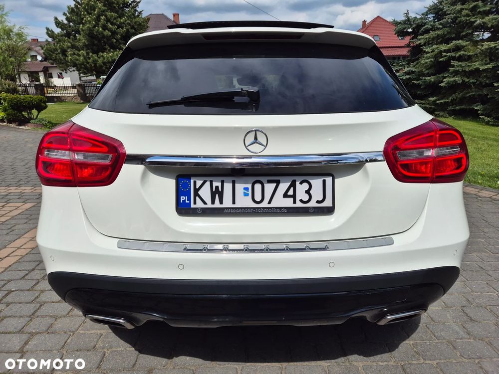 Mercedes-Benz GLA 200 Urban - 10