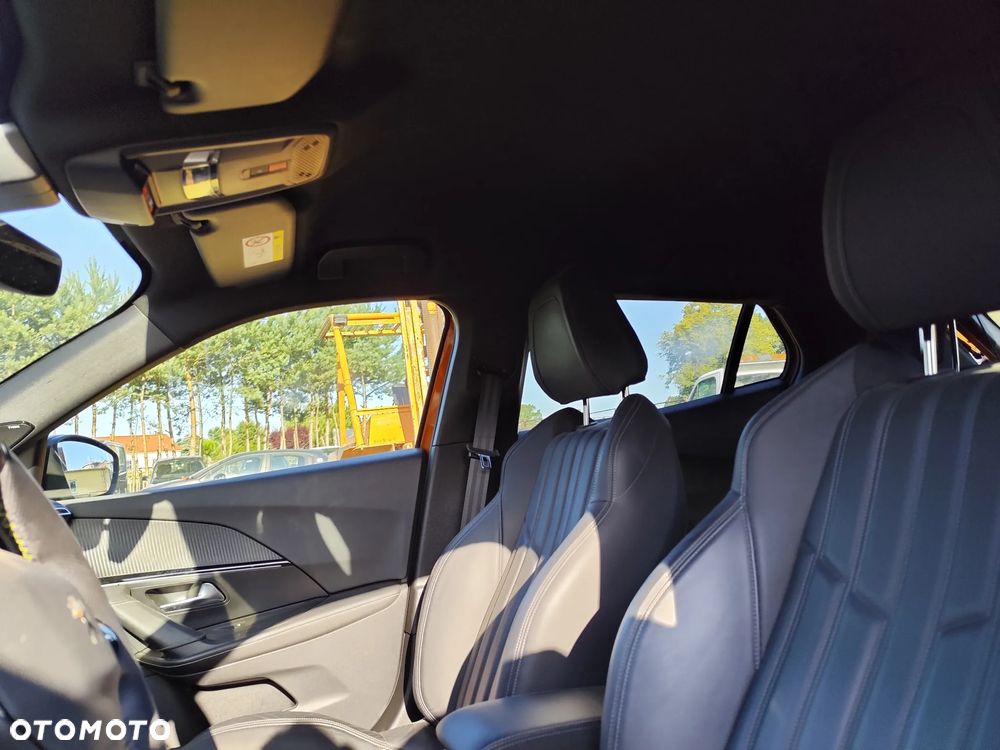 Peugeot 2008 PureTech 155 EAT8 GT Pack - 27