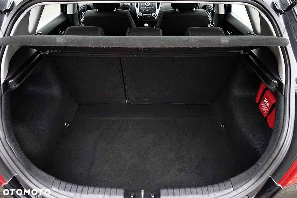 Kia Ceed 1.6 CRDi 90 ISG Spirit - 30