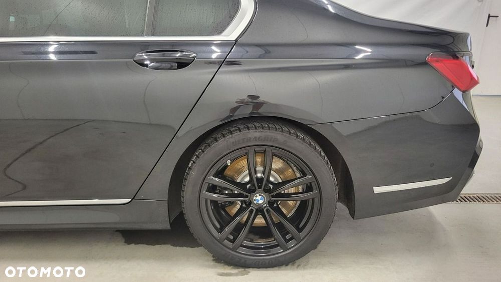 BMW Seria 7 - 8
