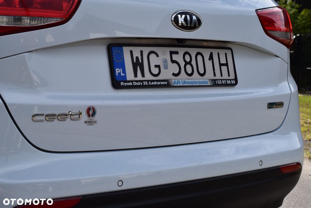Kia Ceed 1.6 GDI UEFA EURO 2016 - 13