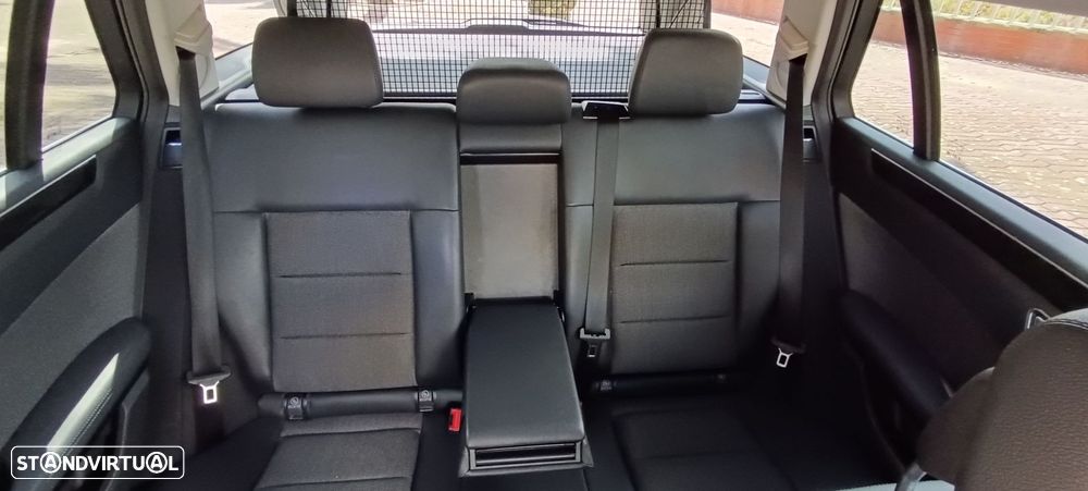 Mercedes-Benz E 200 CDi Avantgarde BE Auto. - 32