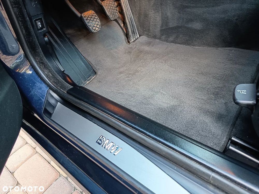 BMW Seria 5 525d - 26