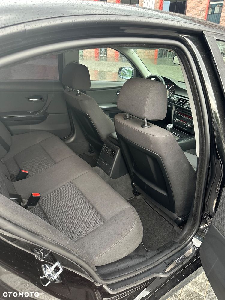 BMW Seria 3 318i Edition Sport - 11