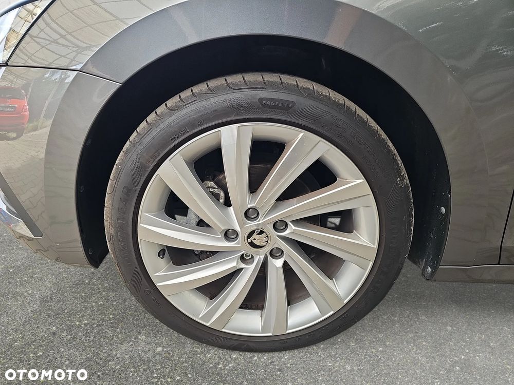 Skoda Octavia 2.0 TDI Style DSG - 10