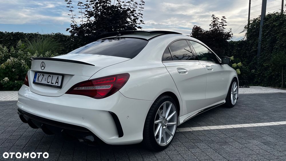 Mercedes-Benz CLA 220 4-Matic AMG Line - 4
