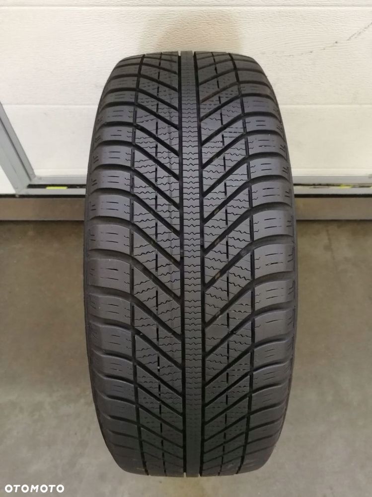 Opona całoroczna 205/55 R 16 Goodyear Vector 4Seasons