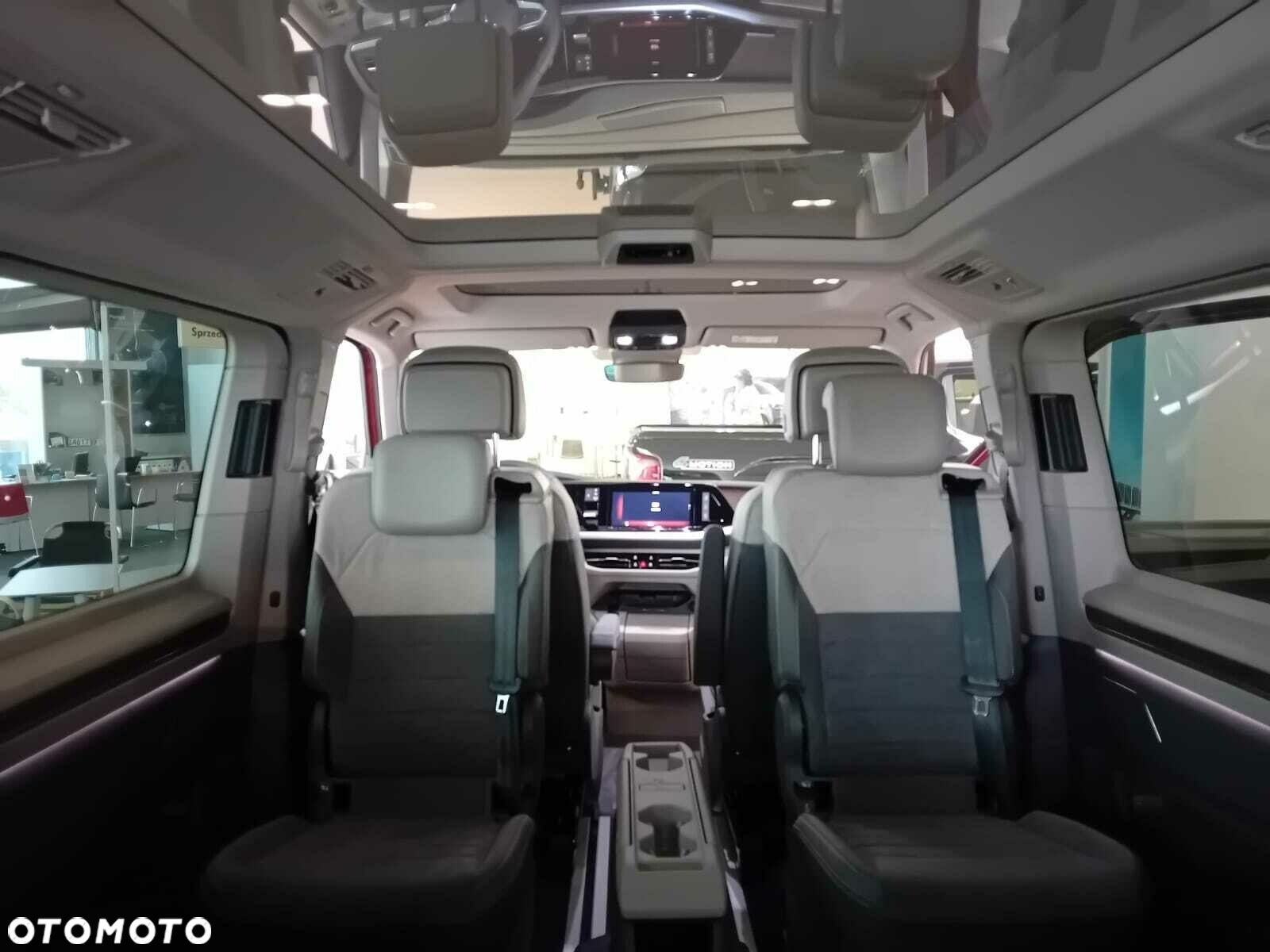 Volkswagen Multivan - 13