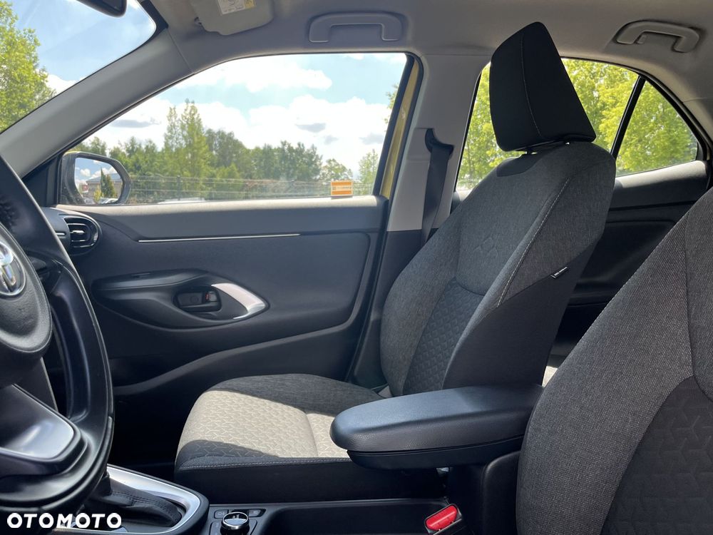 Toyota Yaris Cross Hybrid 1.5 Comfort 4x4 - 17