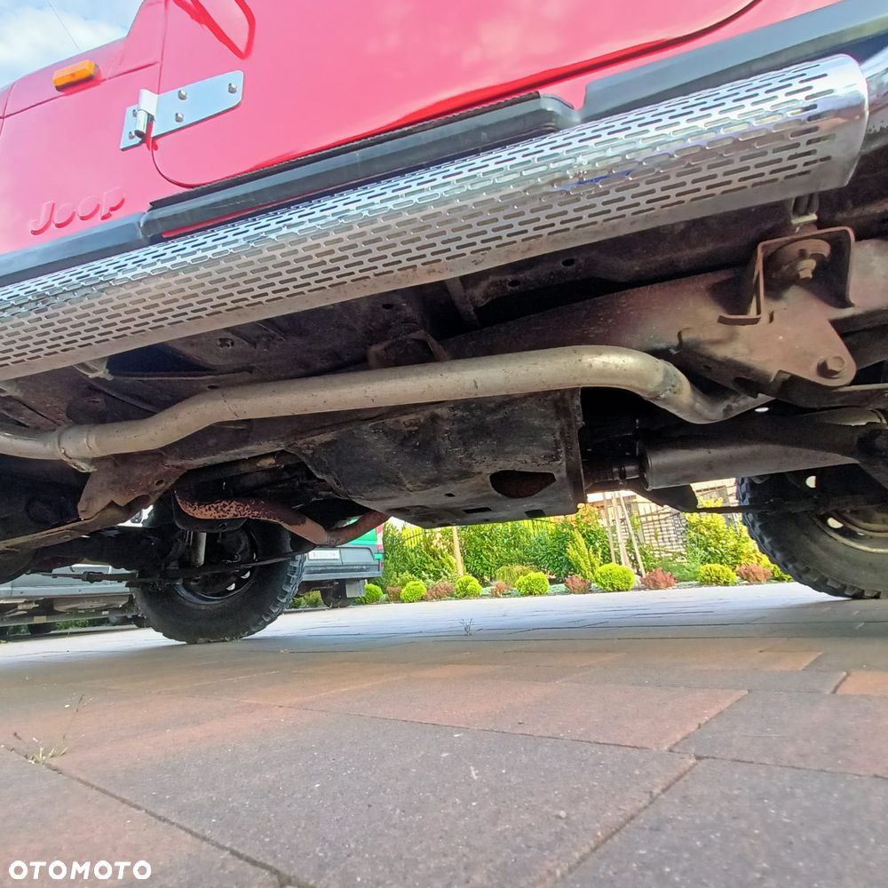 Jeep Wrangler 2.5L - 16