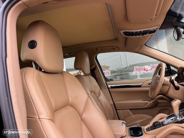 Porsche Cayenne - 18