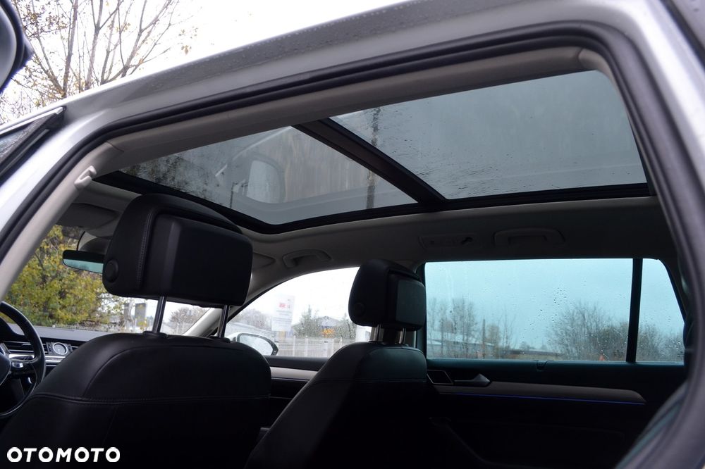 Volkswagen Passat - 33