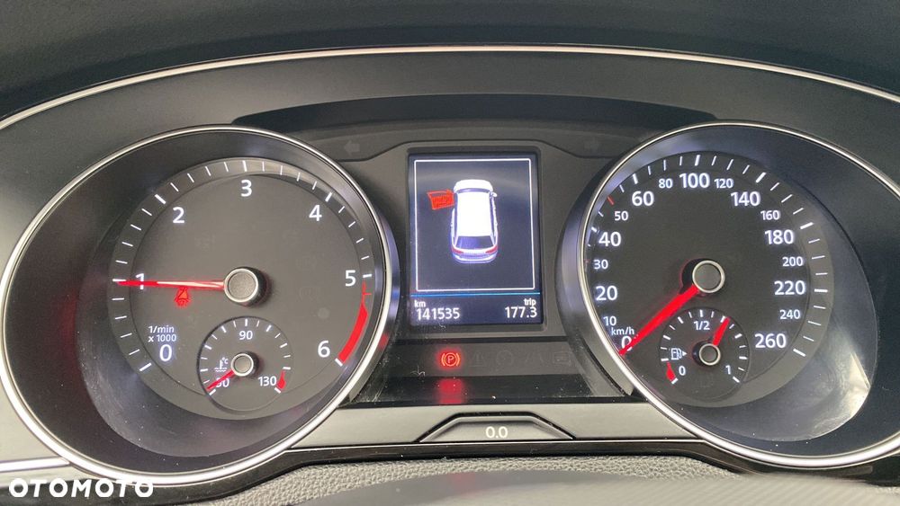 Volkswagen Passat - 22