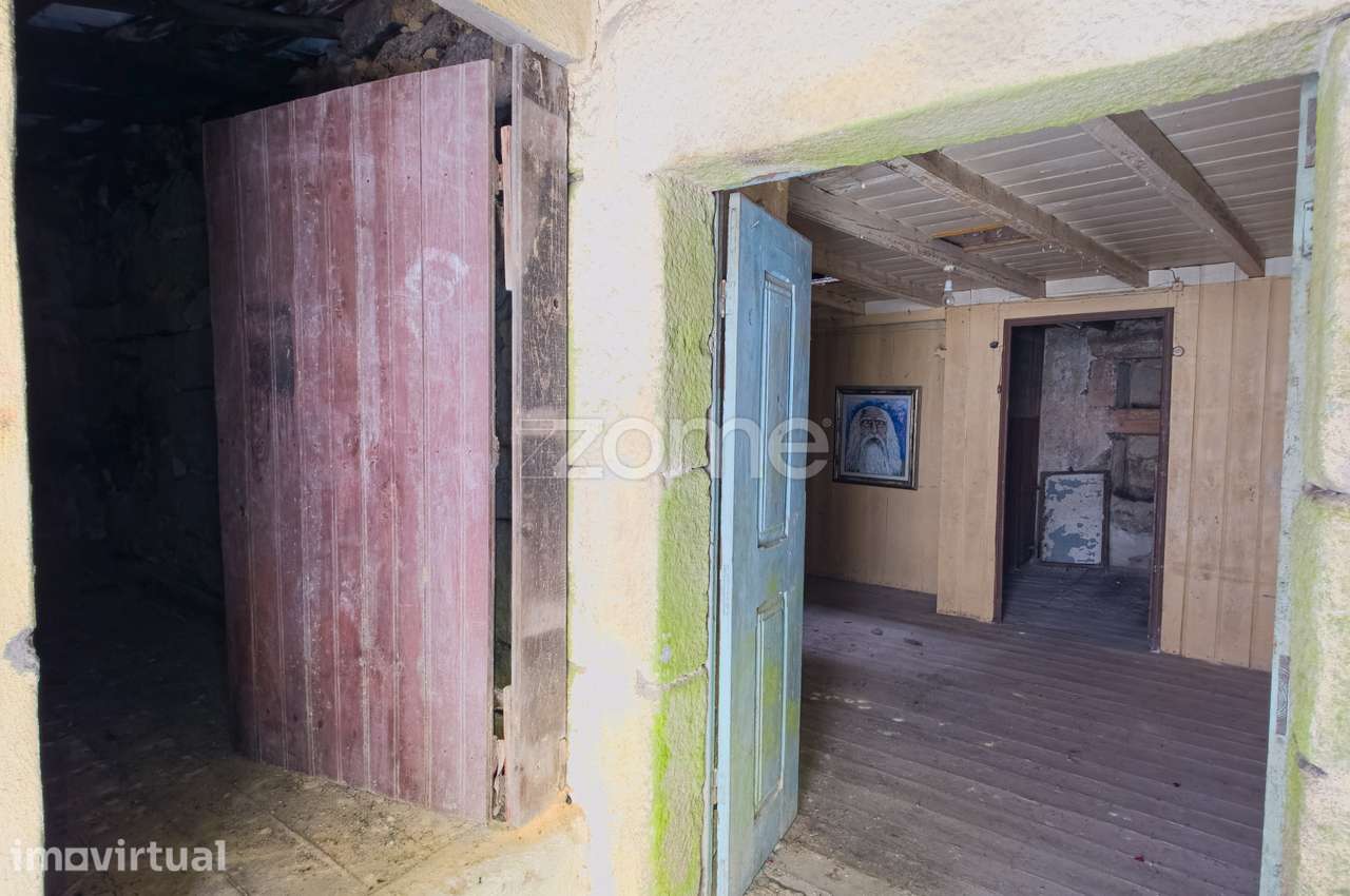 Moradia T2 para reconstrução - Grande imagem: 5/19