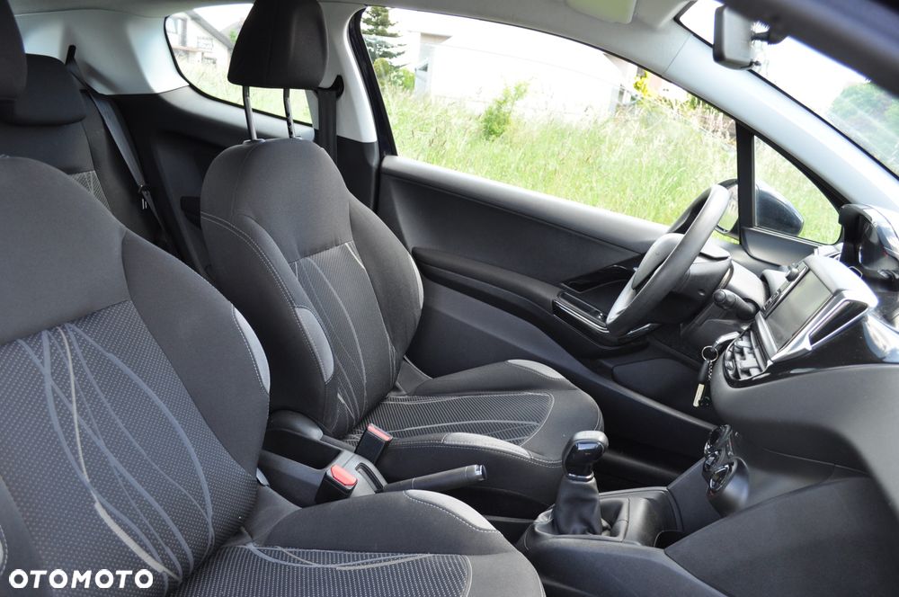 Peugeot 208 82 VTI Allure - 10